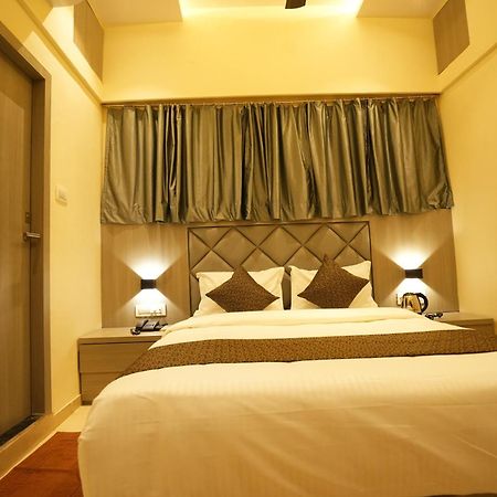 Hotel Boston Мумбаї Екстер'єр фото