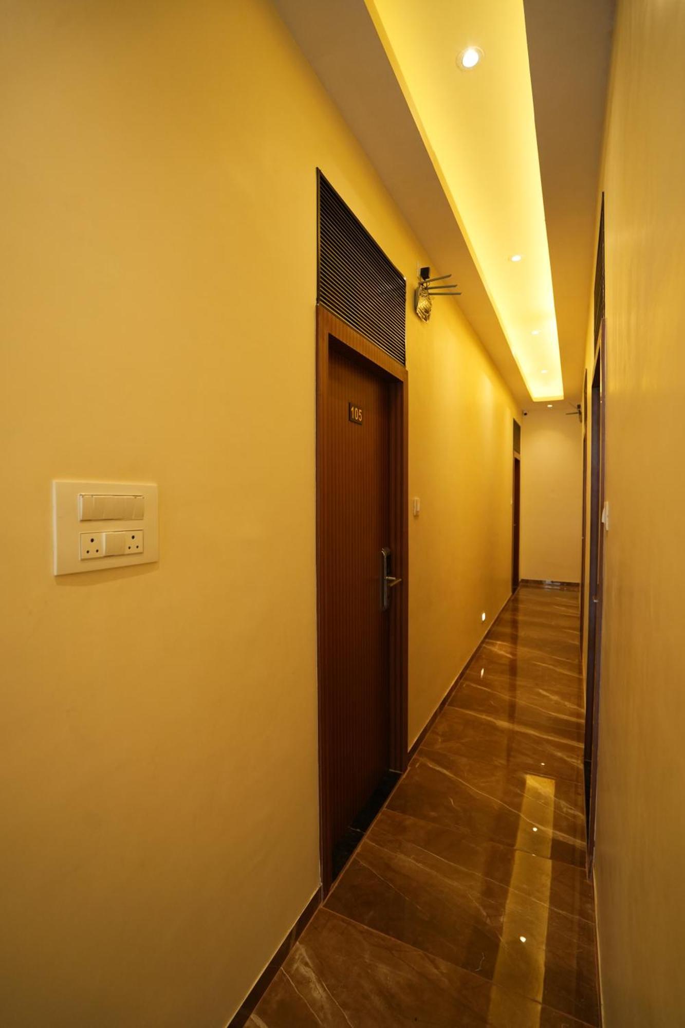 Hotel Boston Мумбаї Екстер'єр фото